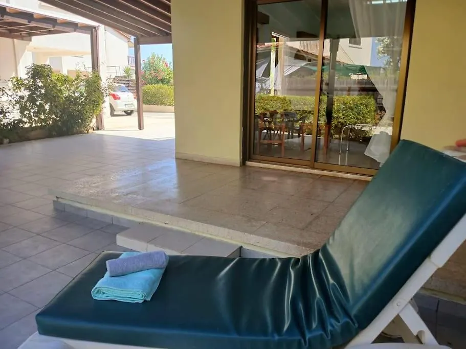 Cosy And Traditional Beach House Meneou Cyprus