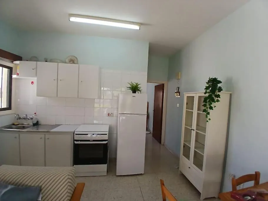Cosy And Traditional Beach House Meneou