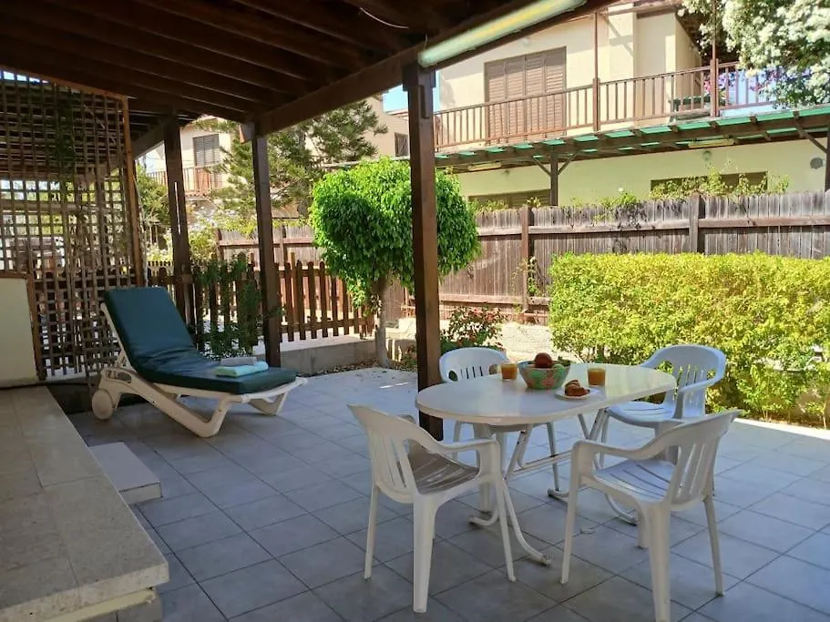Apartment Cosy And Traditional Beach House Meneou