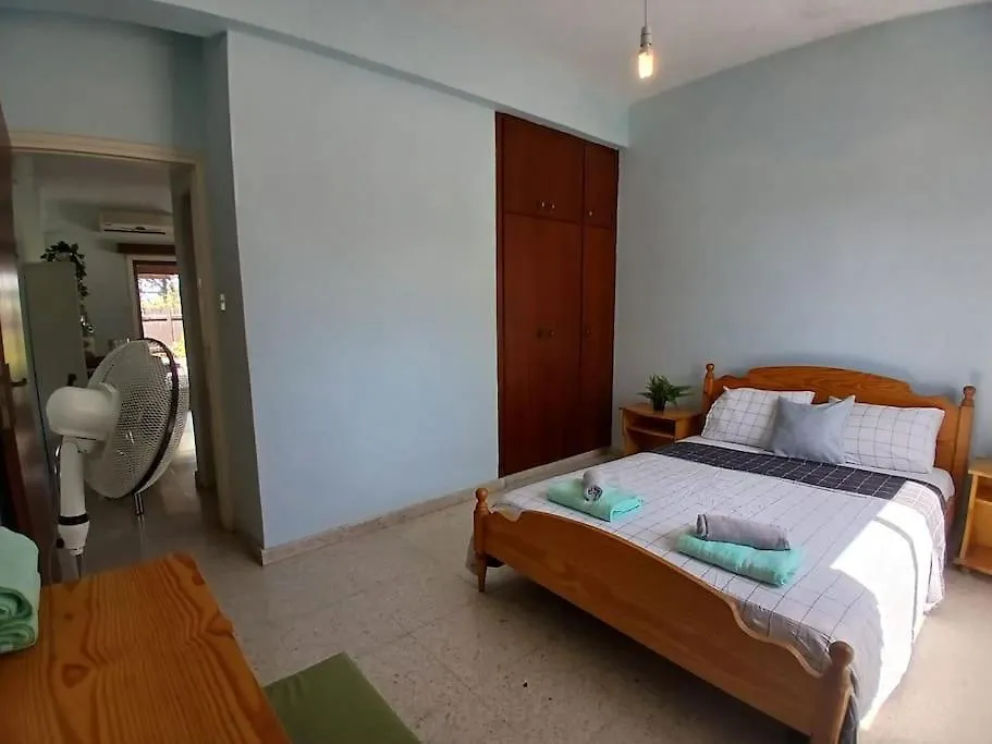 Cosy And Traditional Beach House Meneou Apartment